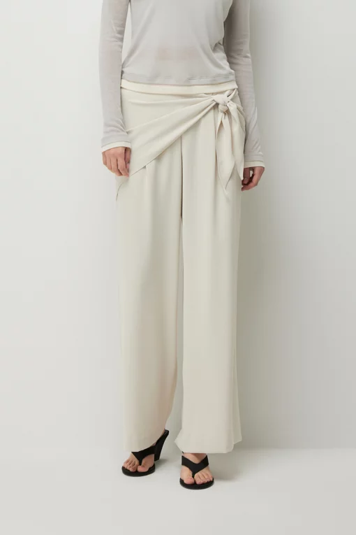 https://img.benettonmall.com/PARTS/KS/26F/SAPT10641BE_MB.jpg?cb=1785497529