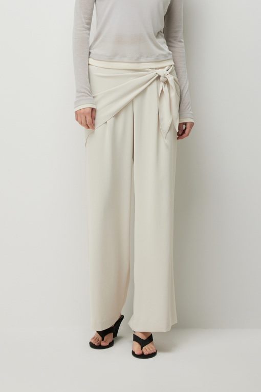 https://img.benettonmall.com/PARTS/KS/26F/SAPT10641BE_MB_D1.jpg?cb=1789410927