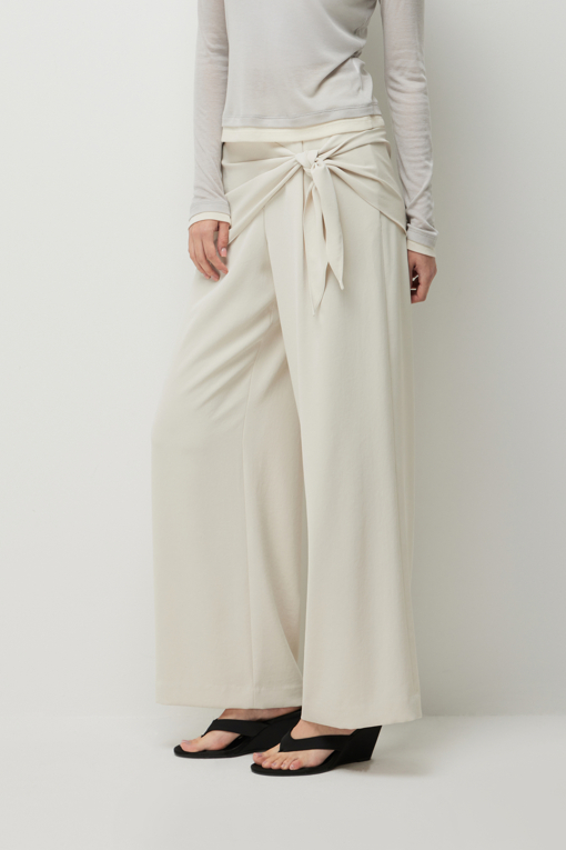 https://img.benettonmall.com/PARTS/KS/26F/SAPT10641BE_MB_D2.jpg?cb=1789410927