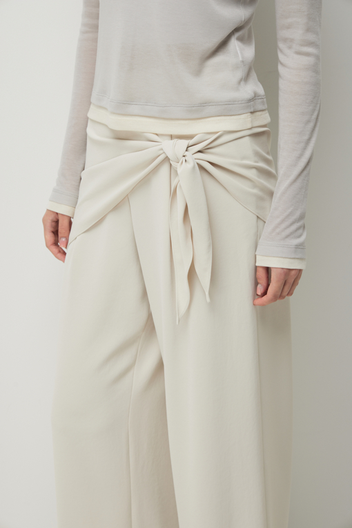 https://img.benettonmall.com/PARTS/KS/26F/SAPT10641BE_MB_D4.jpg?cb=1789410927