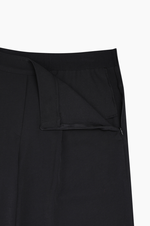 https://img.benettonmall.com/PARTS/KS/26F/SAPT10641BK_MB_D15.jpg?cb=1789410927