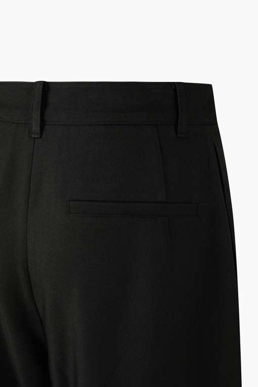 https://img.benettonmall.com/PARTS/KS/26F/SAPT32661BK_MB_D4.jpg?cb=1789983961