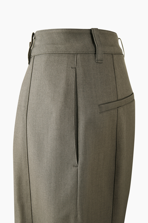 https://img.benettonmall.com/PARTS/KS/26F/SAPT32661KA_MB_D3.jpg?cb=1789983961