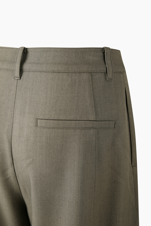 https://img.benettonmall.com/PARTS/KS/26F/SAPT32661KA_MB_D4.jpg?cb=1789983961