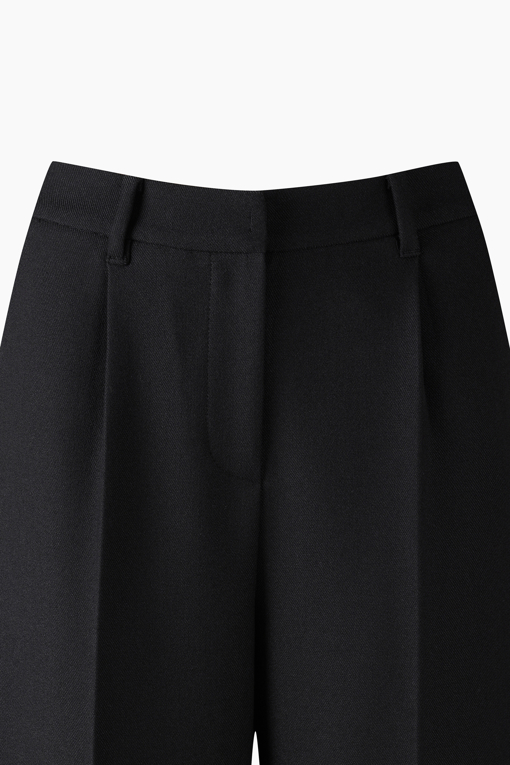 https://img.benettonmall.com/PARTS/KS/26F/SAPT33661BK_MB_D2.jpg?cb=1793028892