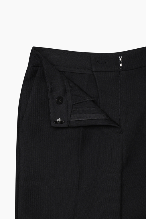 https://img.benettonmall.com/PARTS/KS/26F/SAPT33661BK_MB_D5.jpg?cb=1793028892