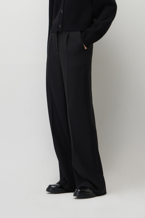 https://img.benettonmall.com/PARTS/KS/26F/SAPT33661BK_MB_M1.jpg?cb=1793028892