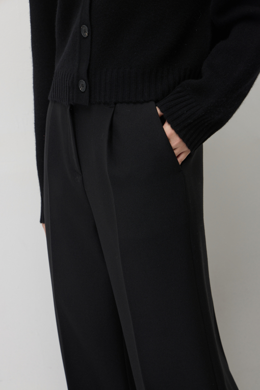 https://img.benettonmall.com/PARTS/KS/26F/SAPT33661BK_MB_M4.jpg?cb=1793028892