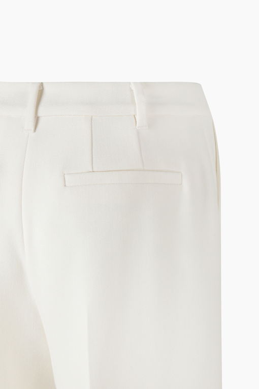 https://img.benettonmall.com/PARTS/KS/26F/SAPT33661IV_MB_D4.jpg?cb=1793028892