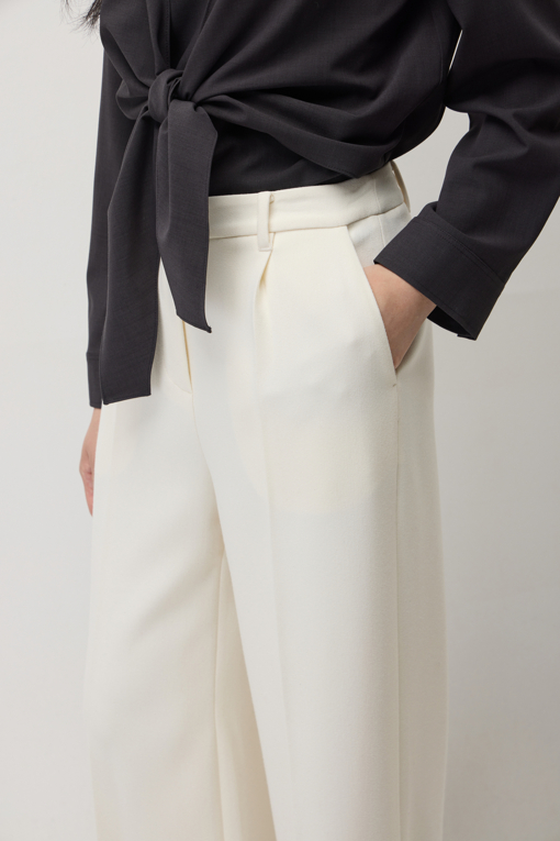 https://img.benettonmall.com/PARTS/KS/26F/SAPT33661IV_MB_M3.jpg?cb=1793028892
