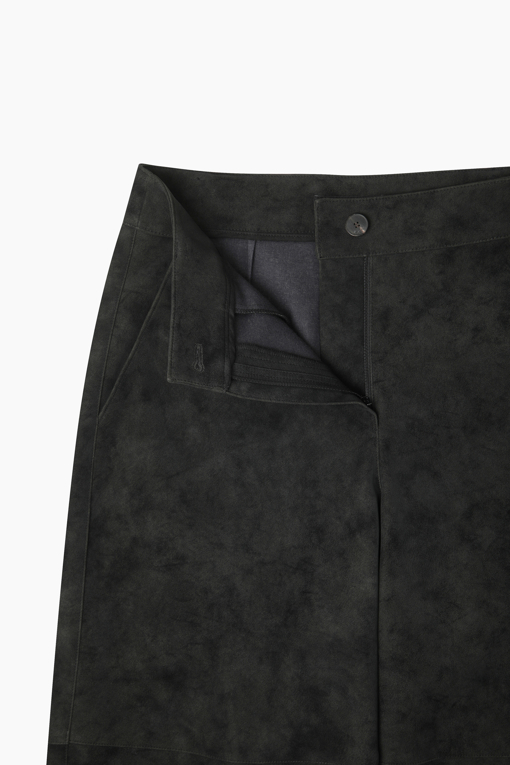 https://img.benettonmall.com/PARTS/KS/26F/SAPT34661BK_MB_D5.jpg?cb=1789983961