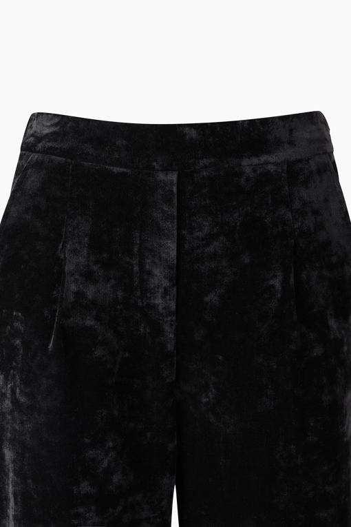 https://img.benettonmall.com/PARTS/KS/26F/SAPT35661BK_MB_D2.jpg?cb=1789983961