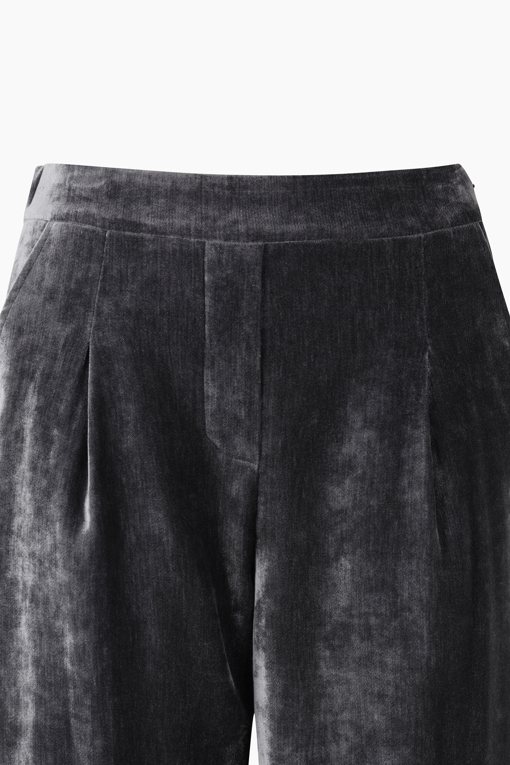 https://img.benettonmall.com/PARTS/KS/26F/SAPT35661DG_MB_D2.jpg?cb=1789983961