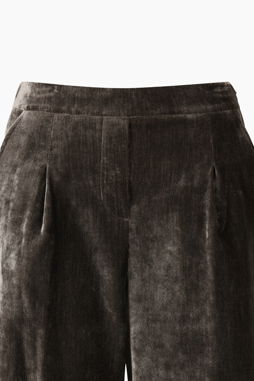 https://img.benettonmall.com/PARTS/KS/26F/SAPT35661DK_MB_D2.jpg?cb=1789983961