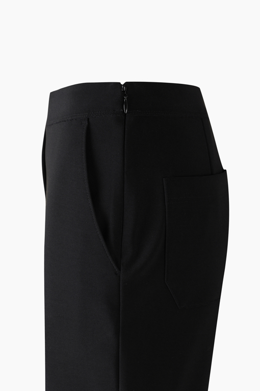 https://img.benettonmall.com/PARTS/KS/26F/SAPT37661BK_MB_D3.jpg?cb=1793028892
