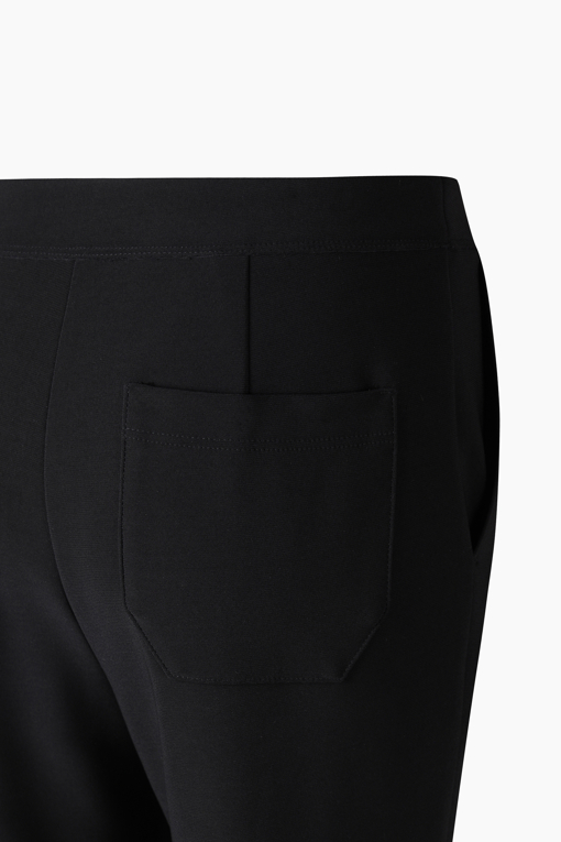 https://img.benettonmall.com/PARTS/KS/26F/SAPT37661BK_MB_D4.jpg?cb=1793028892