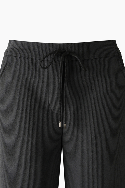 https://img.benettonmall.com/PARTS/KS/26F/SAPT40661DG_MB_D2.jpg?cb=1793028892