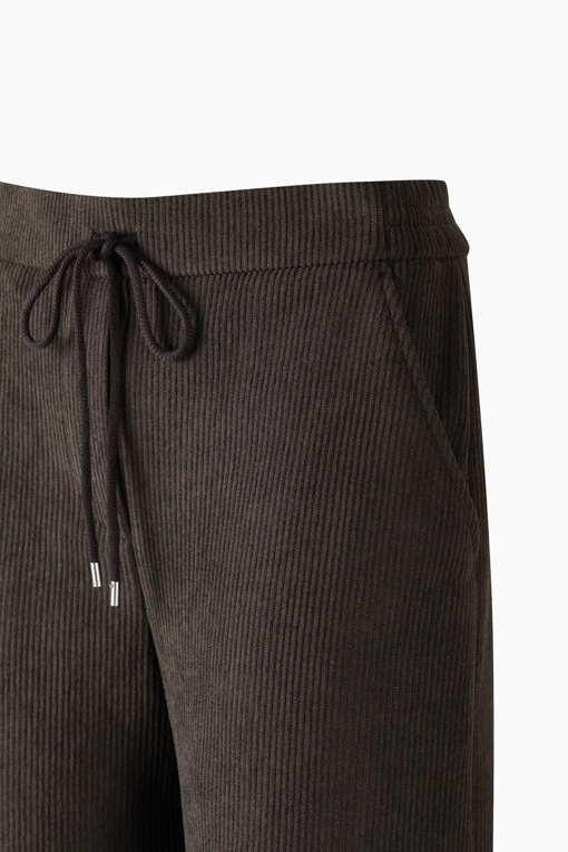https://img.benettonmall.com/PARTS/KS/26F/SAPT40661DW_MB_D3.jpg?cb=1793028892