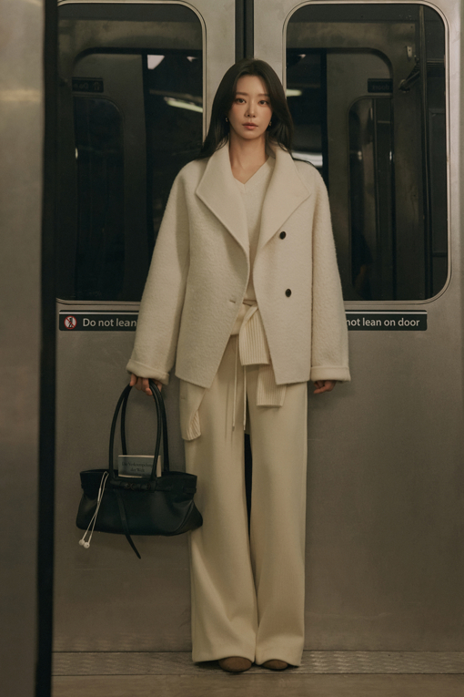https://img.benettonmall.com/PARTS/KS/26F/SAPT40661IV_MB_L0.jpg?cb=1793028892