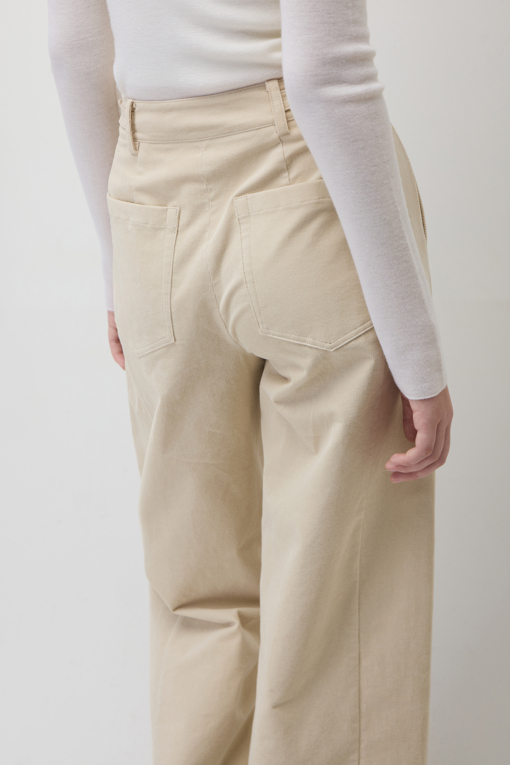 https://img.benettonmall.com/PARTS/KS/26F/SAPT41661BE_MB_M4.jpg?cb=1793028892