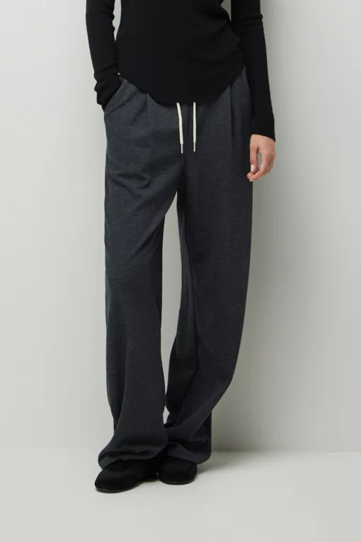 https://img.benettonmall.com/PARTS/KS/26F/SAPTE1641DG_MB.jpg?cb=1787100377