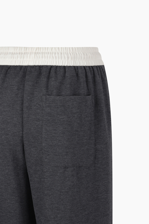 https://img.benettonmall.com/PARTS/KS/26F/SAPTE1641DG_MB_D15.jpg?cb=1786279682