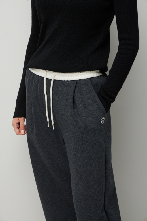 https://img.benettonmall.com/PARTS/KS/26F/SAPTE1641DG_MB_D3.jpg?cb=1787100377