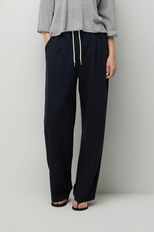 https://img.benettonmall.com/PARTS/KS/26F/SAPTE1641DN_MB.jpg?cb=1787100377