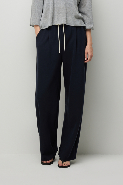 https://img.benettonmall.com/PARTS/KS/26F/SAPTE1641DN_MB_D0.jpg?cb=1789410927