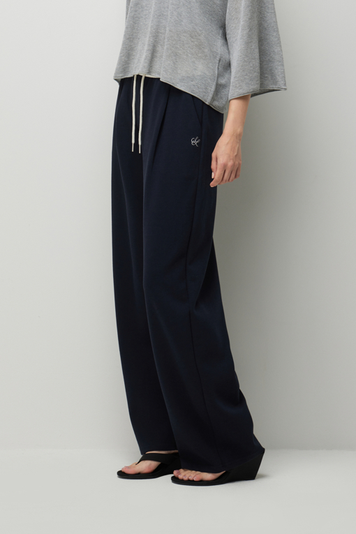 https://img.benettonmall.com/PARTS/KS/26F/SAPTE1641DN_MB_D1.jpg?cb=1787100377