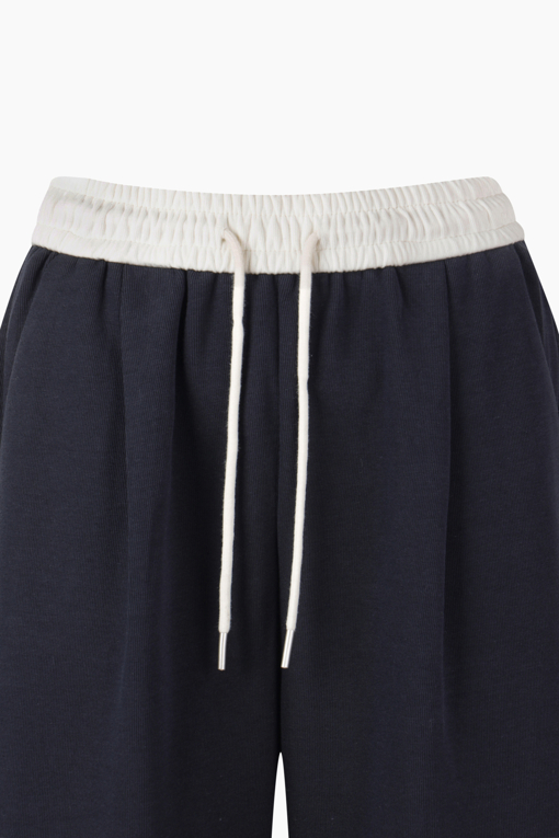 https://img.benettonmall.com/PARTS/KS/26F/SAPTE1641DN_MB_D12.jpg?cb=1786279682