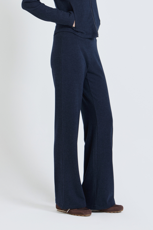 https://img.benettonmall.com/PARTS/KS/26F/SAPTE2661NY_MB_M1.jpg?cb=1792404559