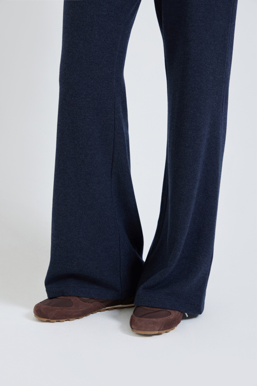 https://img.benettonmall.com/PARTS/KS/26F/SAPTE2661NY_MB_M4.jpg?cb=1792404559