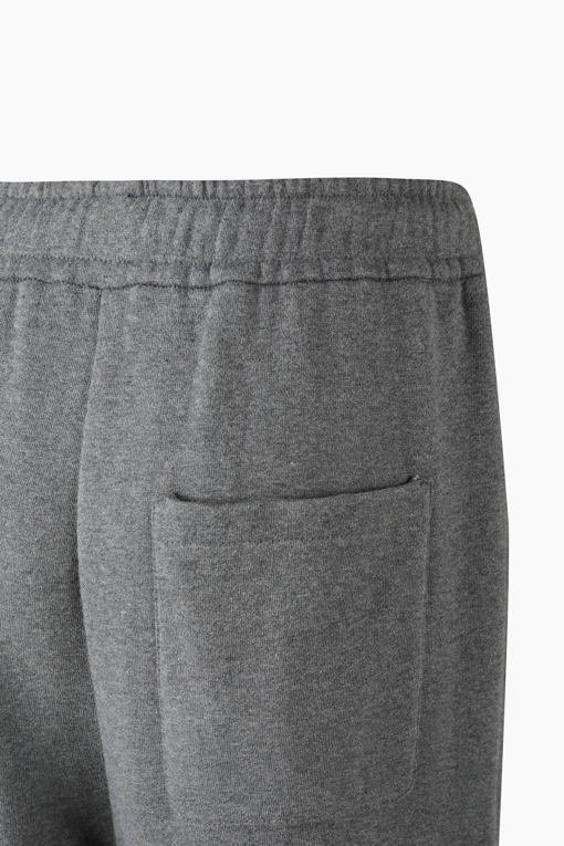 https://img.benettonmall.com/PARTS/KS/26F/SAPTE3661DG_MB_D4.jpg?cb=1792404559