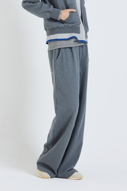 https://img.benettonmall.com/PARTS/KS/26F/SAPTE3661DG_MB_M2.jpg?cb=1792404559