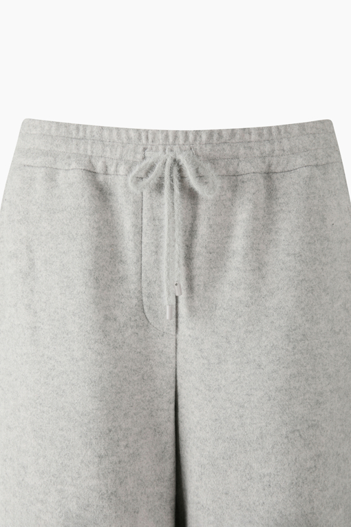 https://img.benettonmall.com/PARTS/KS/26F/SAPTE4661LG_MB_D2.jpg?cb=1792404559