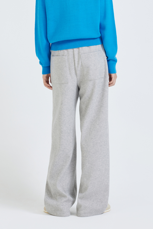 https://img.benettonmall.com/PARTS/KS/26F/SAPTE4661LG_MB_M2.jpg?cb=1792404559