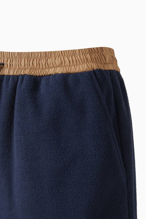 https://img.benettonmall.com/PARTS/KS/26F/SAPTE5661DN_MB_D3.jpg?cb=1792404559