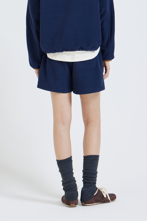 https://img.benettonmall.com/PARTS/KS/26F/SAPTE5661DN_MB_M2.jpg?cb=1792404559