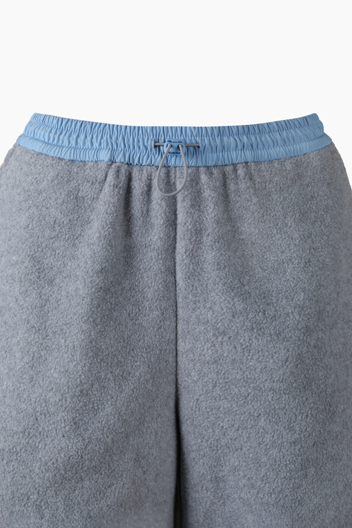 https://img.benettonmall.com/PARTS/KS/26F/SAPTE5661LG_MB_D2.jpg?cb=1792404559