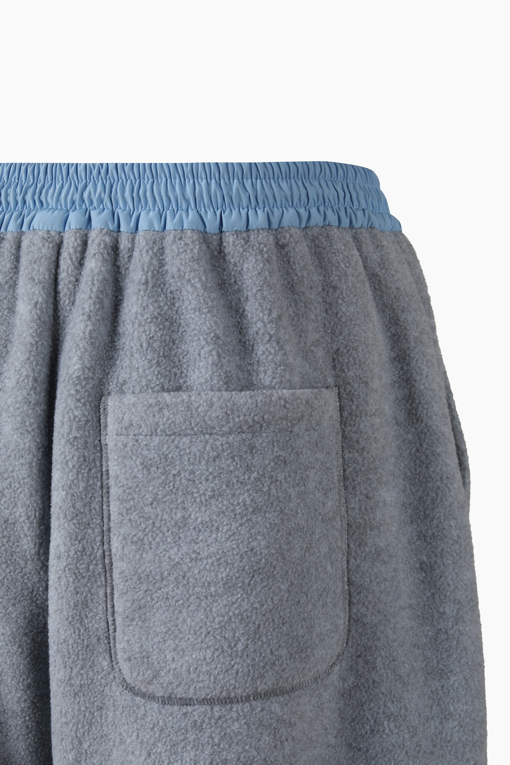 https://img.benettonmall.com/PARTS/KS/26F/SAPTE5661LG_MB_D4.jpg?cb=1792404559