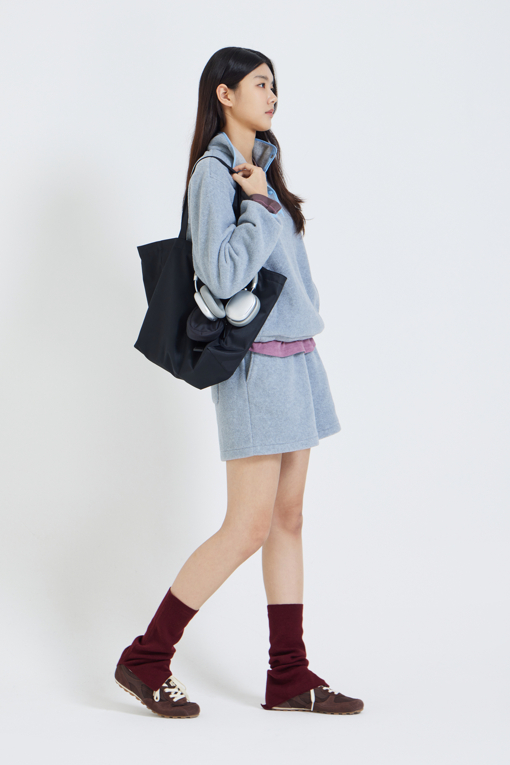 https://img.benettonmall.com/PARTS/KS/26F/SAPTE5661LG_MB_M6.jpg?cb=1792404559