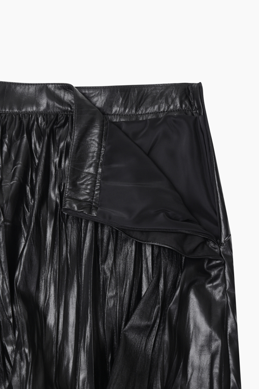 https://img.benettonmall.com/PARTS/KS/26F/SASK03641BK_MB_D15.jpg?cb=1789410927