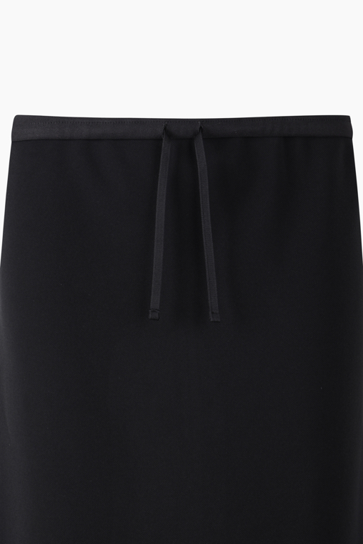 https://img.benettonmall.com/PARTS/KS/26F/SASK06641BK_MB_D14.jpg?cb=1790808094