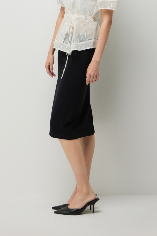 https://img.benettonmall.com/PARTS/KS/26F/SASK06641BK_MB_D2.jpg?cb=1790808094