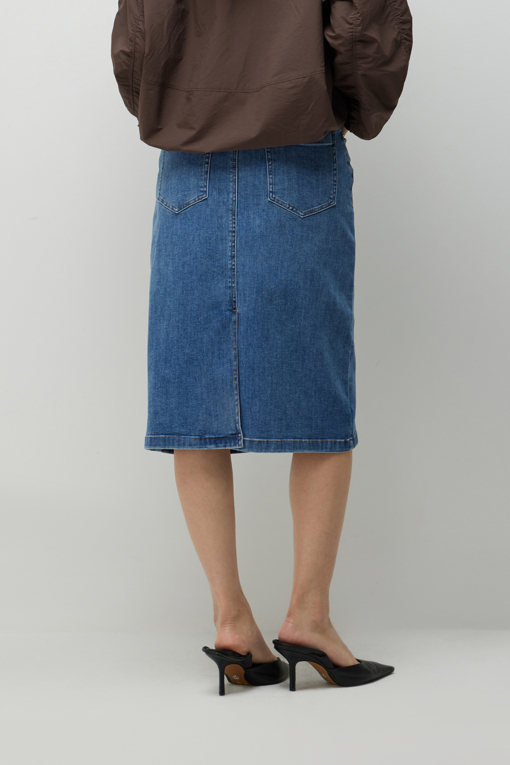 https://img.benettonmall.com/PARTS/KS/26F/SASK07641BL_MB_D2.jpg?cb=1789410927