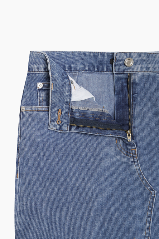 https://img.benettonmall.com/PARTS/KS/26F/SASK07641BL_MB_D5.jpg?cb=1785497529