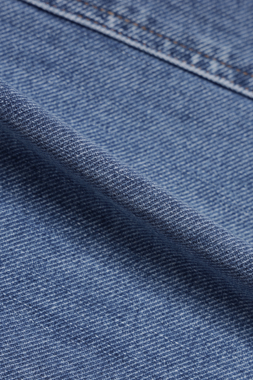 https://img.benettonmall.com/PARTS/KS/26F/SASK07641BL_MB_D6.jpg?cb=1785497529