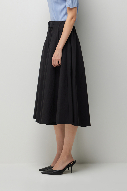 https://img.benettonmall.com/PARTS/KS/26F/SASK08641BK_MB_D1.jpg?cb=1789983961