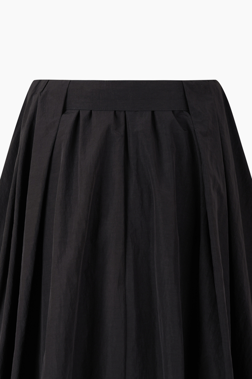 https://img.benettonmall.com/PARTS/KS/26F/SASK08641BK_MB_D14.jpg?cb=1789983961